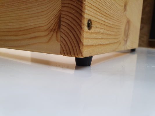 4 Hartgummifüsse für Igelhäuser inkl. Schrauben