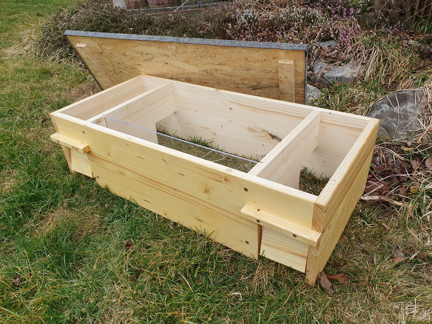 XXL Igelfutterhaus MIT Futterspender, imprägniert