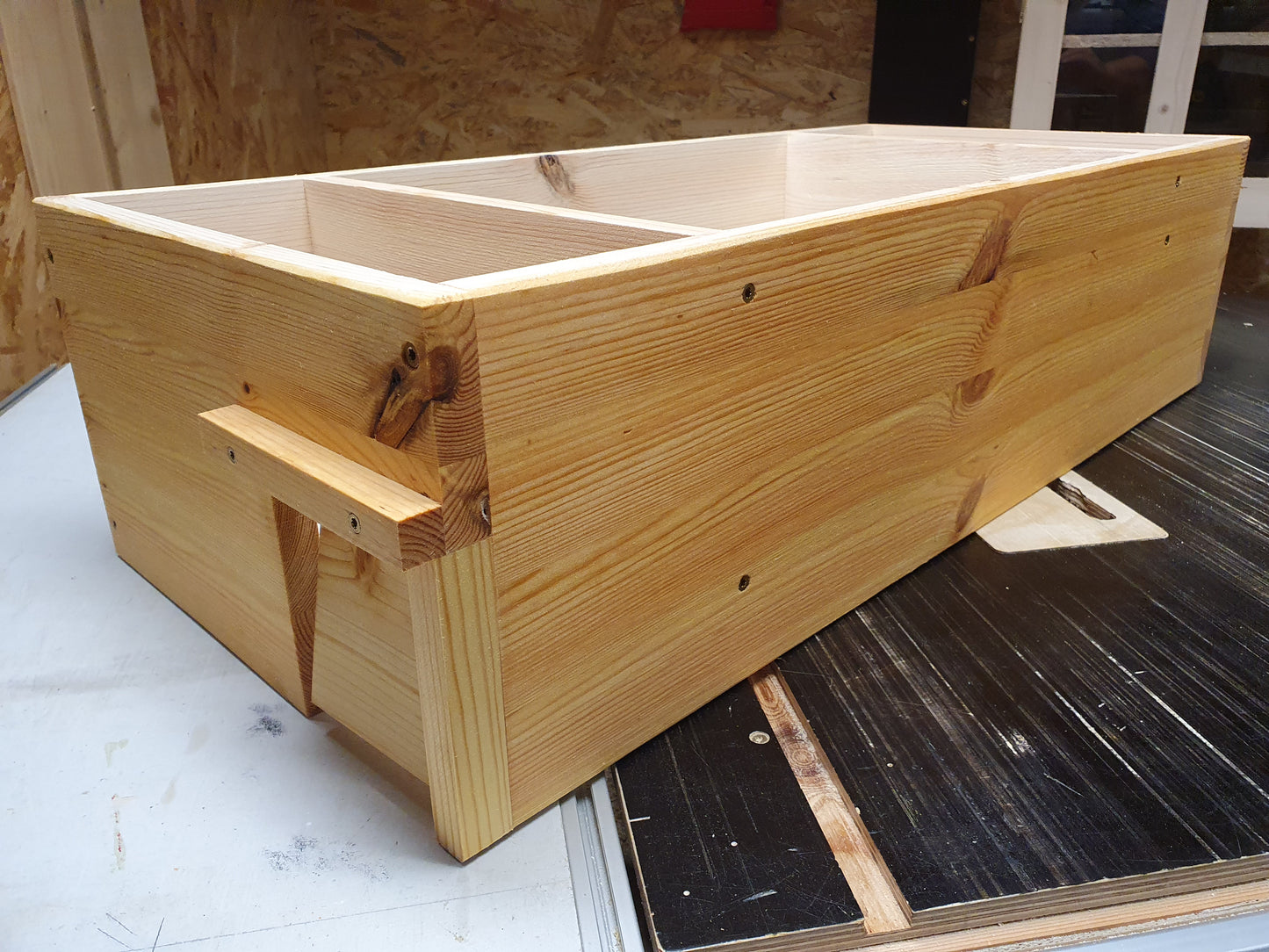 XXL Igelfutterhaus IMPRÄGNIERT, Eingänge links und rechts