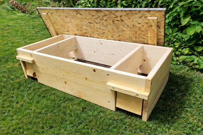 XXL Igelfutterhaus IMPRÄGNIERT, Eingänge vorne